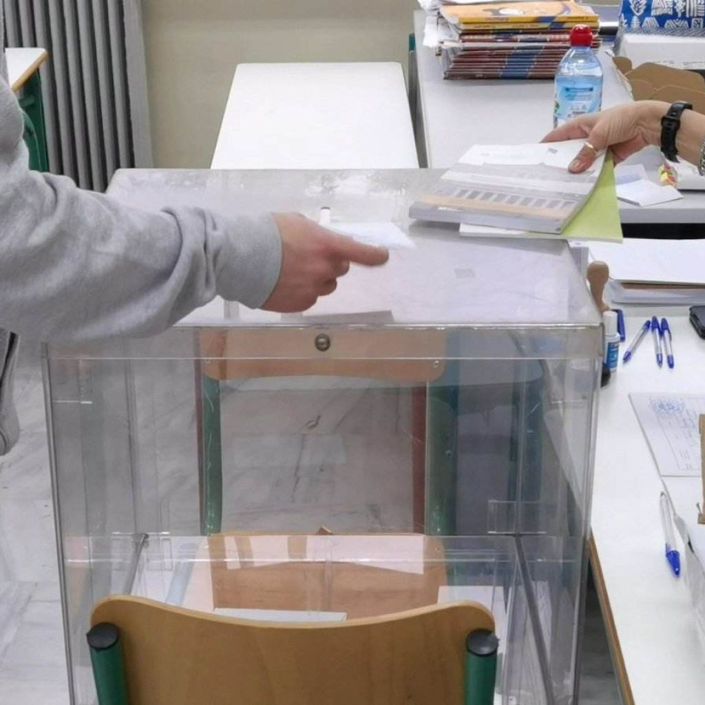 Εκλογές 2023: Από νωρίς το πρωί οι Πατρινοί στα εκλογικά τμήματα – ΔΕΙΤΕ ΦΩΤΟ 6