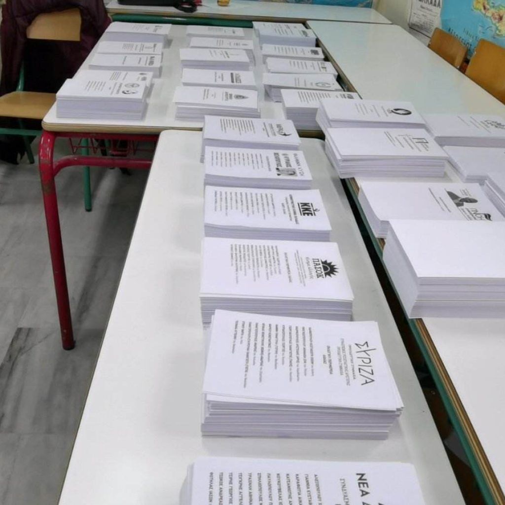 Εκλογές 2023: Από νωρίς το πρωί οι Πατρινοί στα εκλογικά τμήματα – ΔΕΙΤΕ ΦΩΤΟ 4