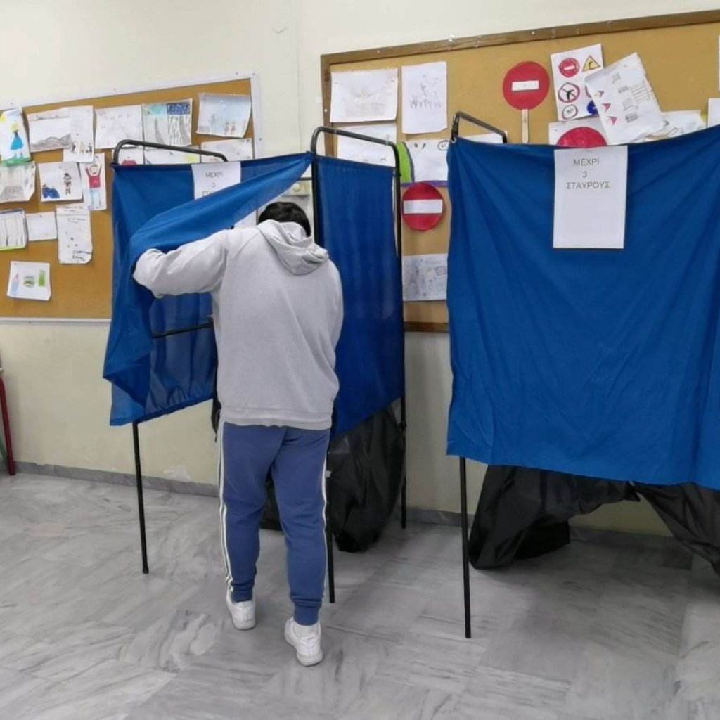 Εκλογές 2023: Από νωρίς το πρωί οι Πατρινοί στα εκλογικά τμήματα – ΔΕΙΤΕ ΦΩΤΟ 1