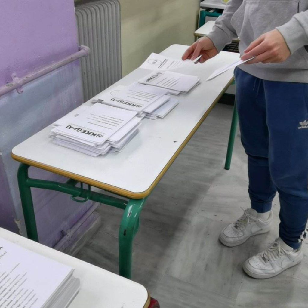 Εκλογές 2023: Από νωρίς το πρωί οι Πατρινοί στα εκλογικά τμήματα – ΔΕΙΤΕ ΦΩΤΟ 5